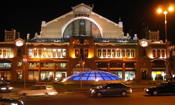 Київрада пропонує перетворити «Метроград» на паркінг