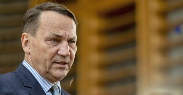 Сікорський: Війна Росії проти України — це ідеологічна боротьба