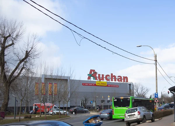 Росія забрала Auchan та Nestlé: активи передали колишньому генералу поліції