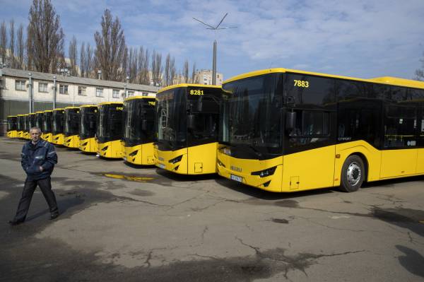 Київ і Дніпро нададуть Одесі сім автобусів