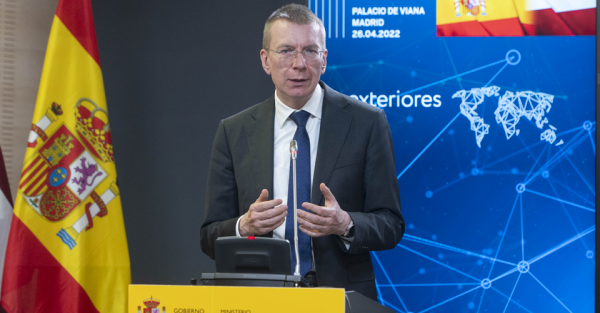 Президент Латвії: Європа відстає у розробці бойових дронів через Україну