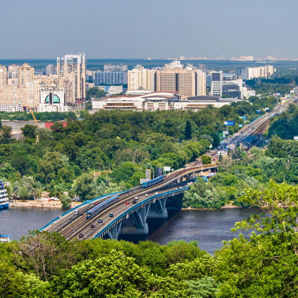Рух на мосту Метро обмежать цими вихідними