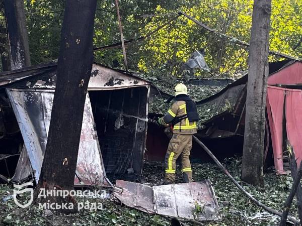 Дніпро оговтується після ворожої атаки 11 вересня: у Новокодацькому районі тривають відновлювальні роботи - 11.09.2026