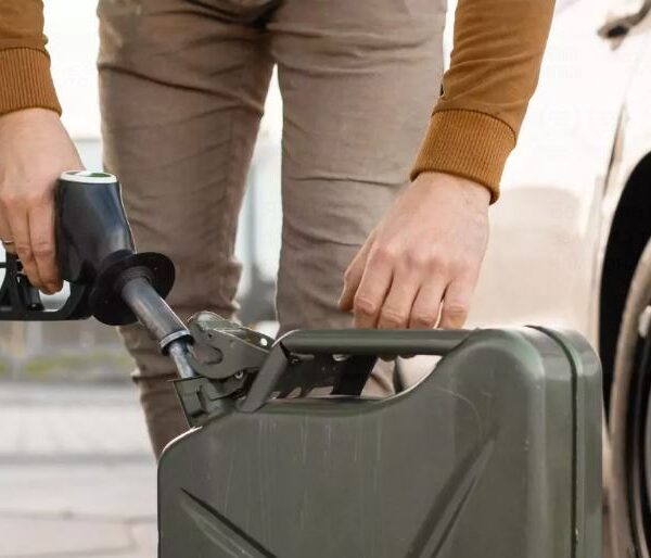 Системні атаки на АЗС: чи загрожує Україні дефіцит пального