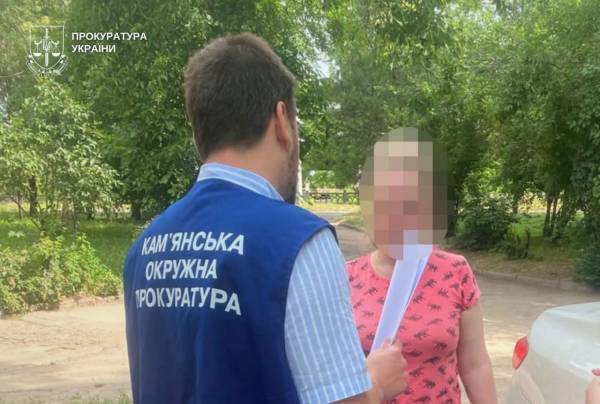 Екс-керівниць освітнього закладу Кам’янського судитимуть за фіктивне працевлаштування та майже пів мільйона гривень збитків
