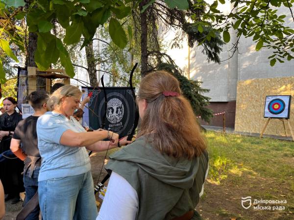 Мечі, обладунки та стрільба з лука: у Дніпрі відзначили День міста історичною реконструкцією - 12.09.2026