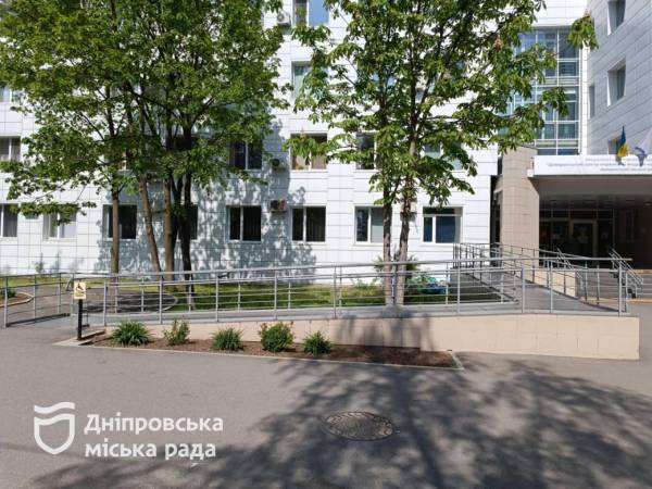 Дніпровські амбулаторії: якою є їхня доступність для маломобільних пацієнтів