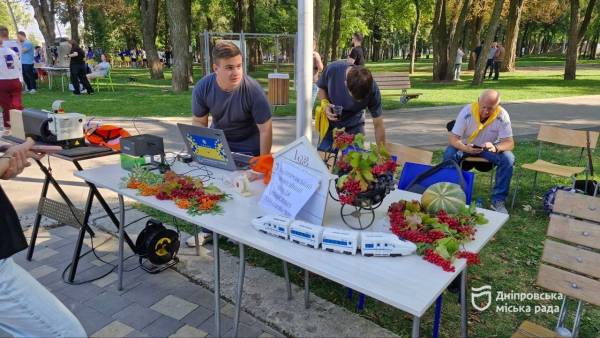 PROFI FEST «Місто майстрів»: у Дніпрі до Дня міста профтехи показали сучасні професії, VR та кулінарні майстер-класи - 12.09.2026