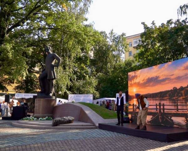 Філатов та почесні гості вшанували батька-засновника Дніпра та козацьку історію