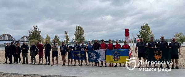 Ветеранський волейбол Дніпра: спорт, спілкування та командна підтримка завершили сезон