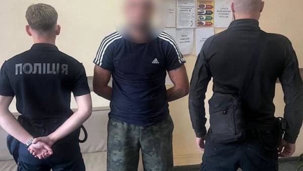 Дніпрянин викрав авто і перевернувся на ньому на автошляху
