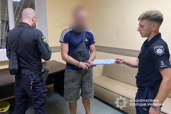 У Дніпрі 25-річний чоловік викрав автомобіль та потрапив на ньому в ДТП