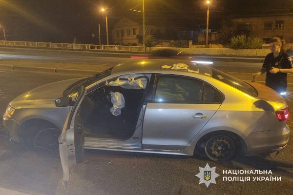 У Дніпрі 25-річний чоловік викрав автомобіль та потрапив на ньому в ДТП