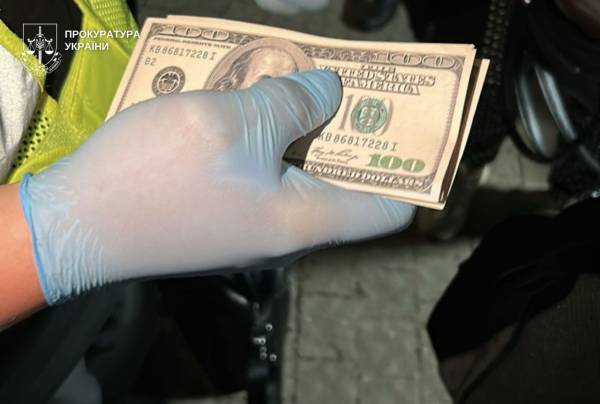 У Дніпрі чоловік за $5 тисяч обіцяв організувати незаконний виїзд за кордон - 04.09.2026
