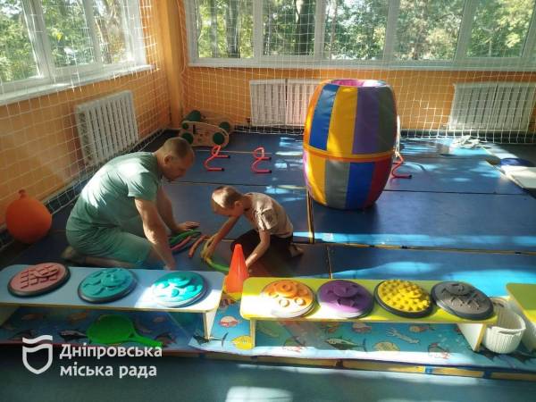 У Дніпрі сім’ї з дітьми із порушеннями розвитку до 8 років отримують комплексну підтримку