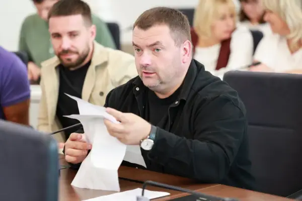 Як у Львові депутати вдавали, що у місті добре (ФОТО)