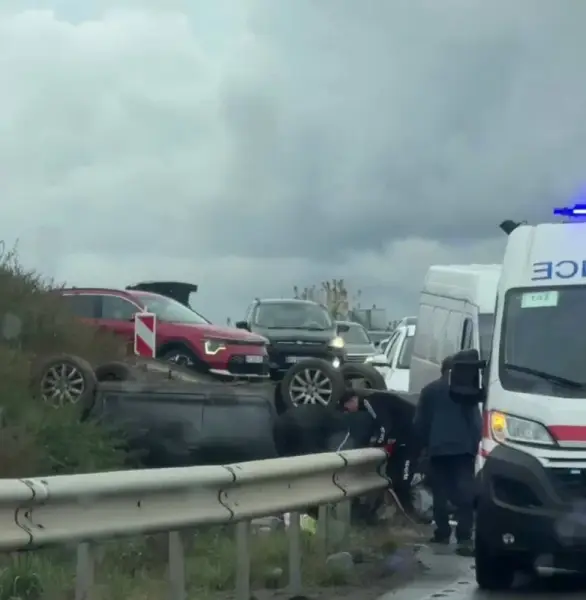 Автомобіль перекинувся поблизу Львова