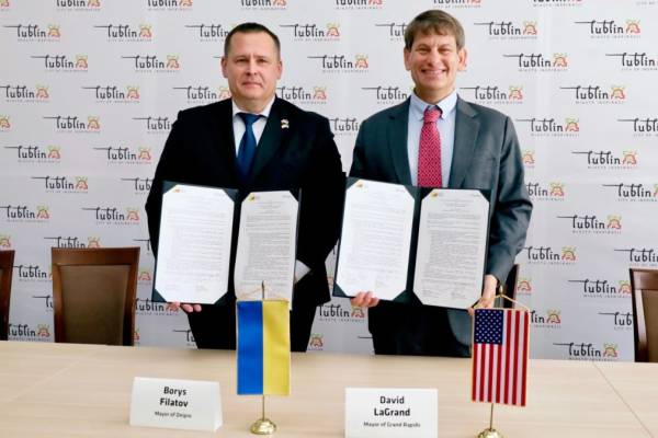 Дніпро став офіційним побратимом Гранд-Рапідса — другого за чисельністю населення міста в штаті Мічиган (США). Мери ЛаГранд і Філатов підписали угоду - 23.10.2026