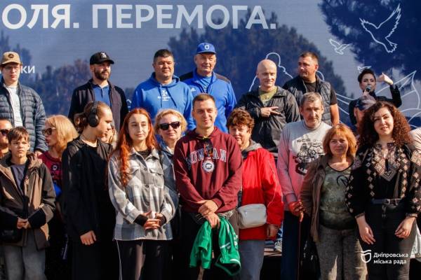 55 ветеранів та їхні родини підкорили вітрильний сезон на яхтах