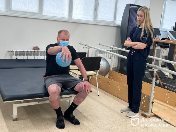 Захисник із 50% опіків шкіри: реабілітація в Дніпрі повертає до життя