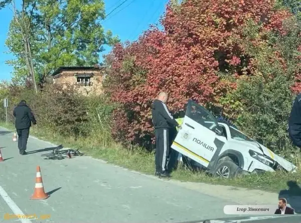 На Львівщині авто поліції збило дитину