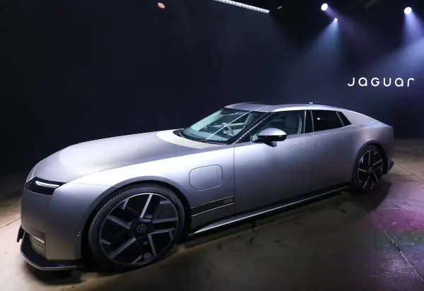 Jaguar Land Rover: реакція на нову ціну електромобіля та перші відгуки