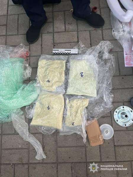У Дніпрі викрили чоловіка, який зберігав психотропи на 3 мільйони гривень