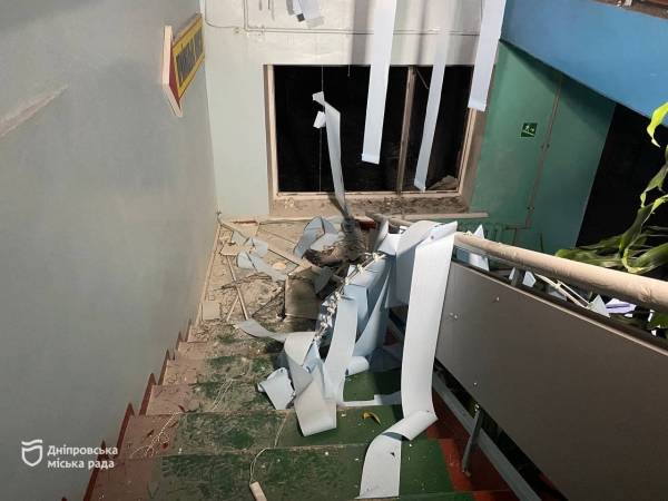 У Дніпрі внаслідок атаки рф увечері 29 жовтня пошкоджено гуртожиток: вибито понад 50 вікон - 29.10.2026